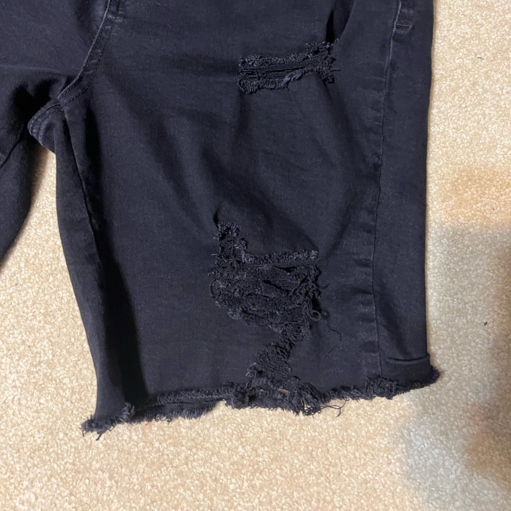 🖤 Hot Topic Distressed Shorts ❤️ - Picture 4 of 7
